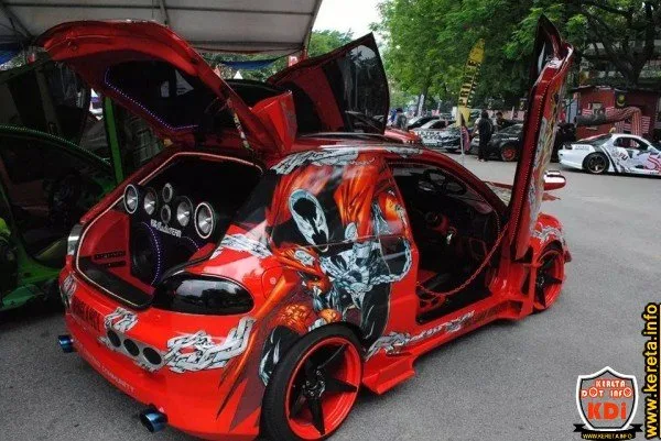 aksesori kereta berlebihan